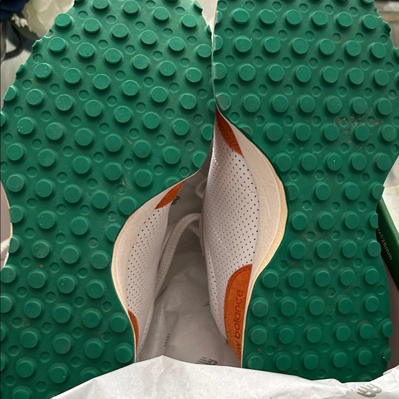 New Balance Men's Casablanca 327 Orange and White Sneakers with Green Size 9.5 - Picture 4 of 4